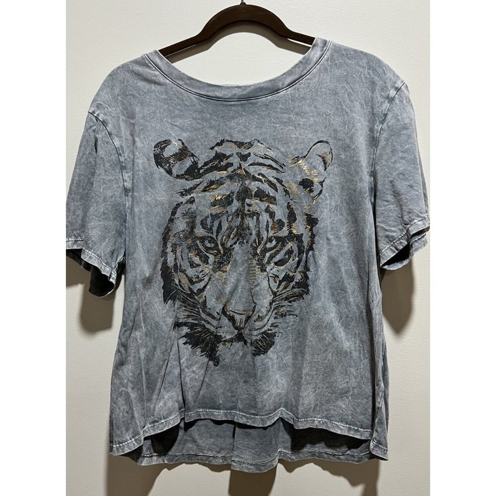 Vintage-Inspired Gray Tiger Graphic Short Sleeve Tee